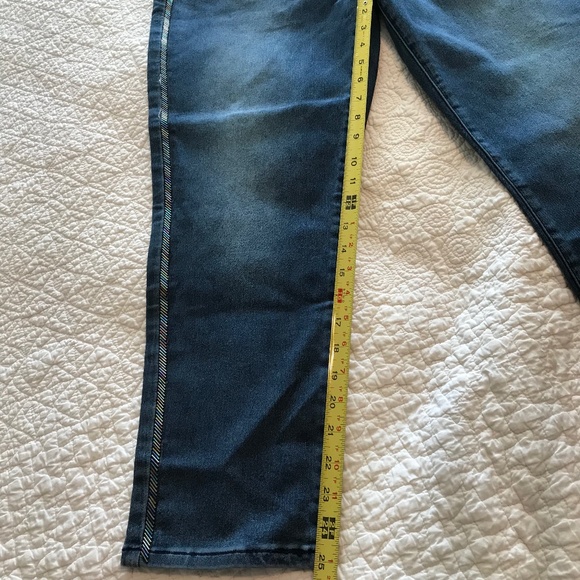 NWT DG2 5-pocket blue jeans with beaded tuxedo stripe—virtual stretch (16P) - Picture 12 of 16